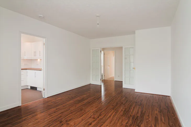 Flat Wheat Sheaf Close in Greater London