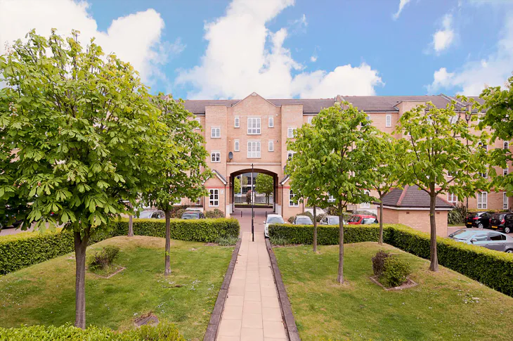Flat Wheat Sheaf Close in Greater London