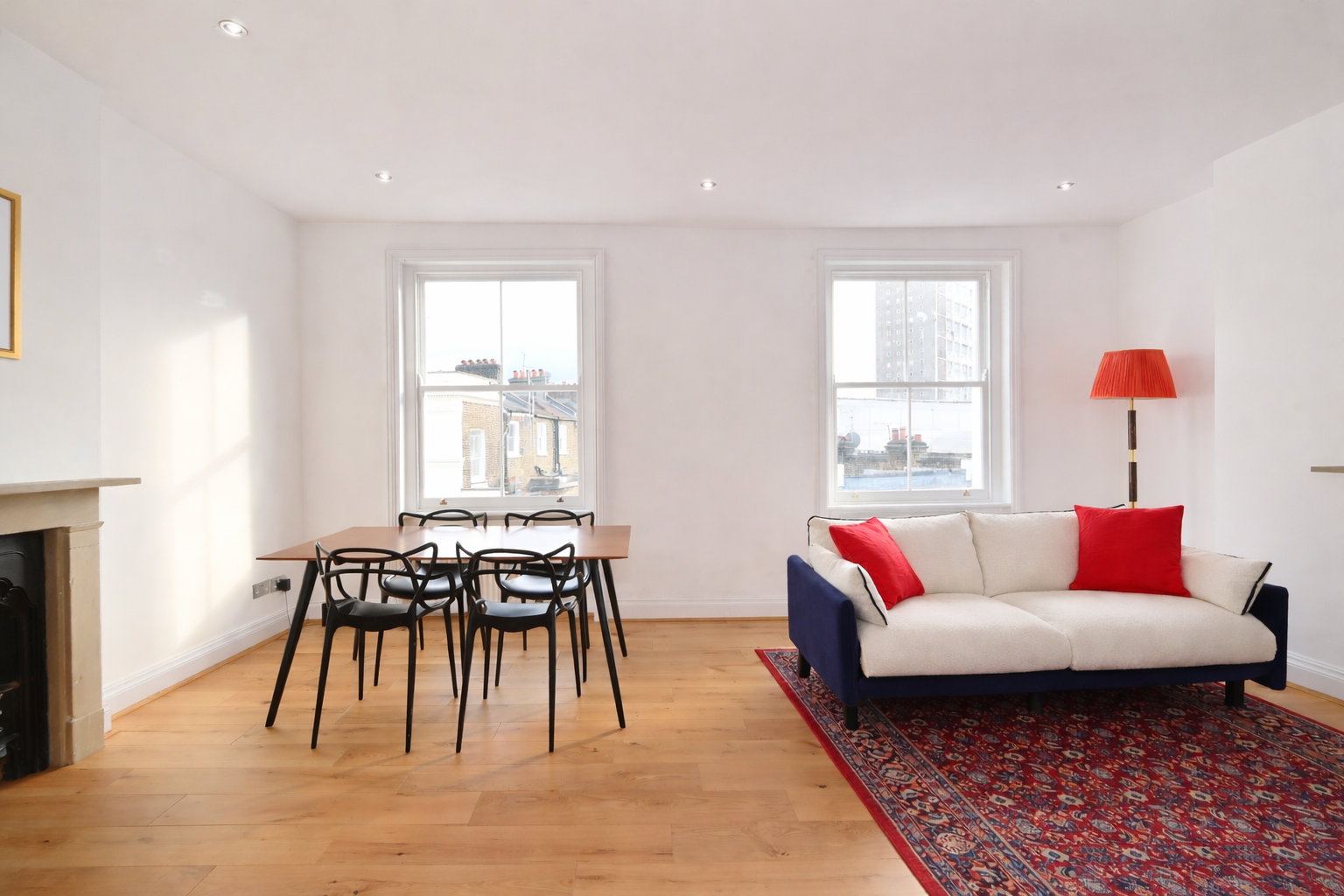 Flat Horbury Crescent in Greater London