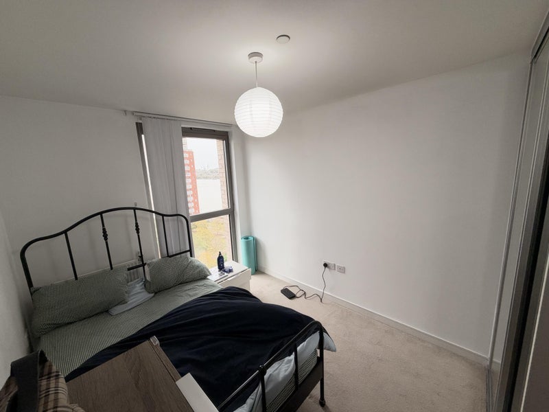 Flat Booth Road in Greater London