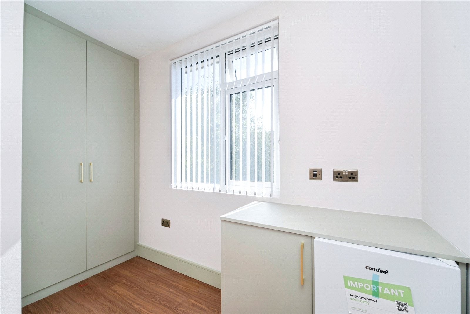 Room Nigel Close in Greater London