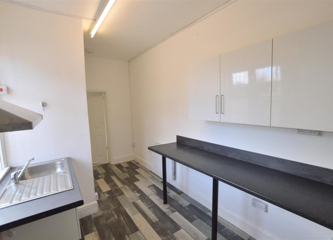 Flat Holbrook Lane in Coventry