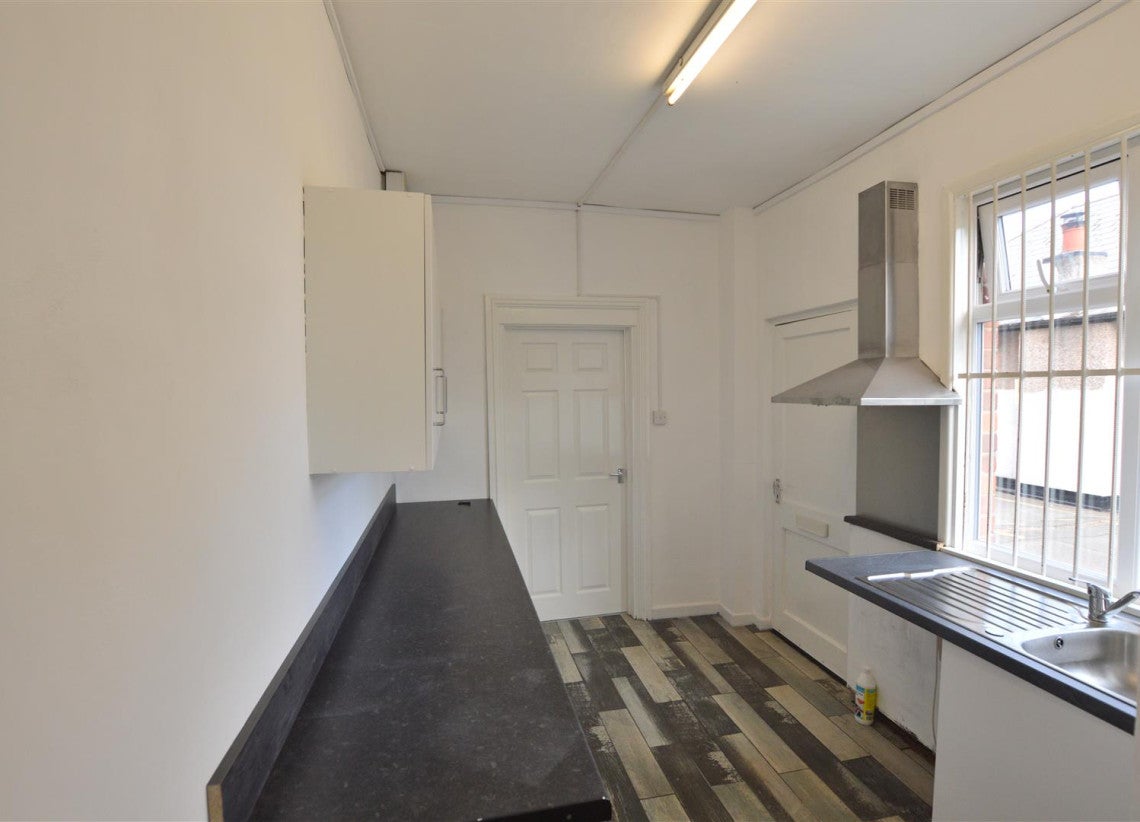 Flat Holbrook Lane in Coventry