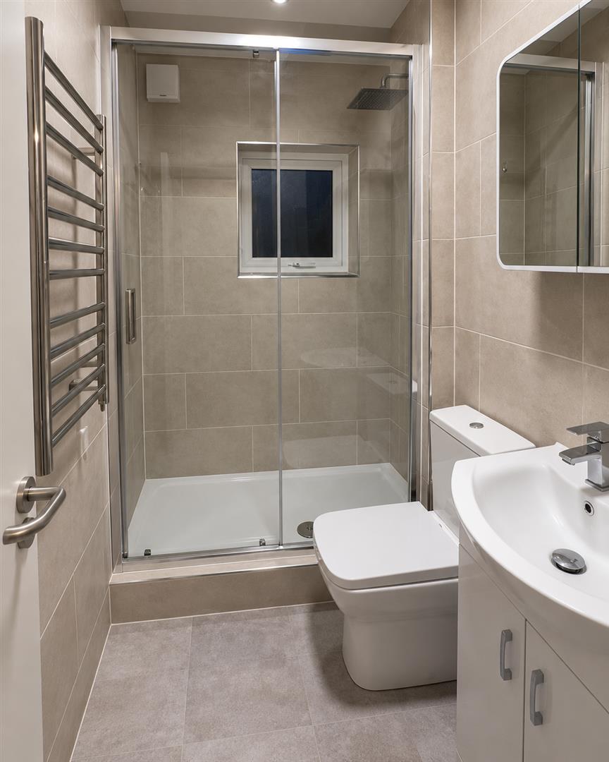 Flat Thoresby Street in Greater London