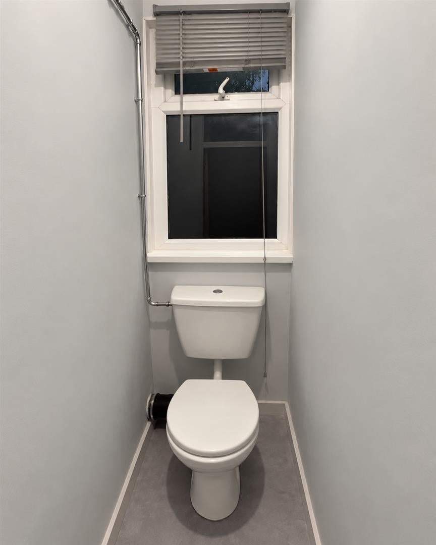 Flat Thoresby Street in Greater London
