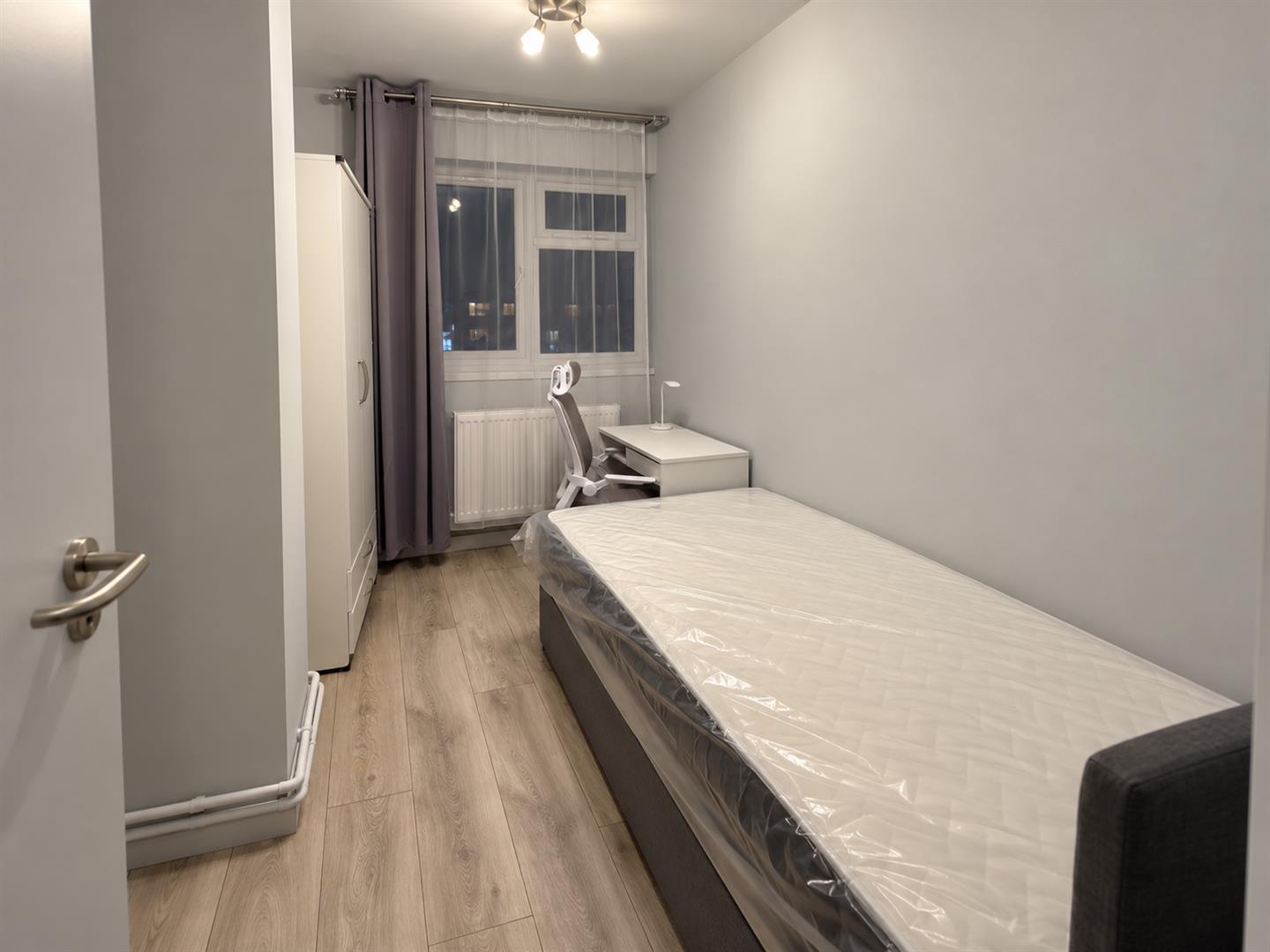 Flat Thoresby Street in Greater London