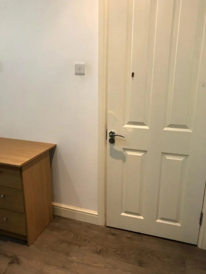 Room Cricklewood Broadway in Greater London