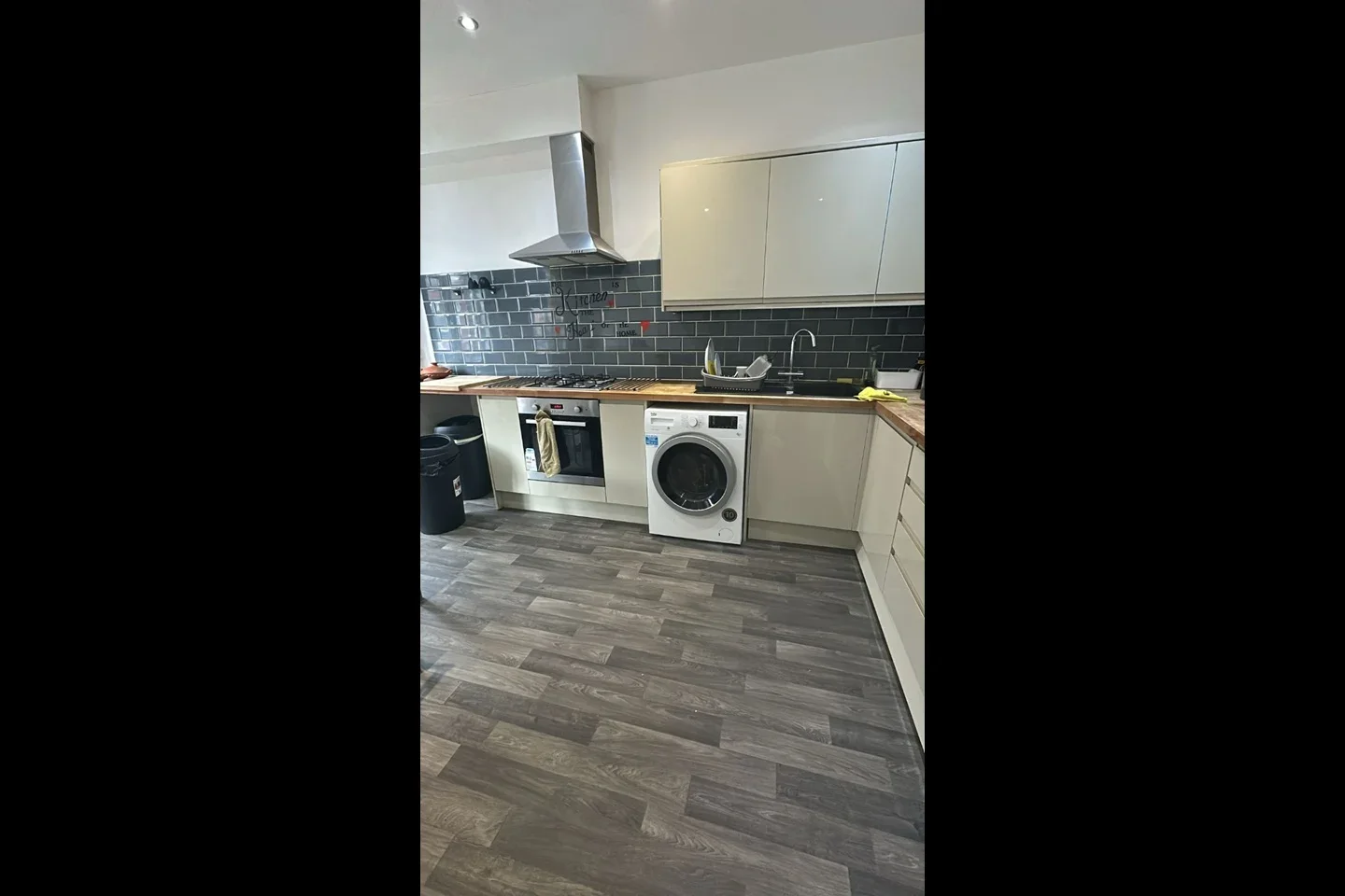 Room Cricklewood Broadway in Greater London