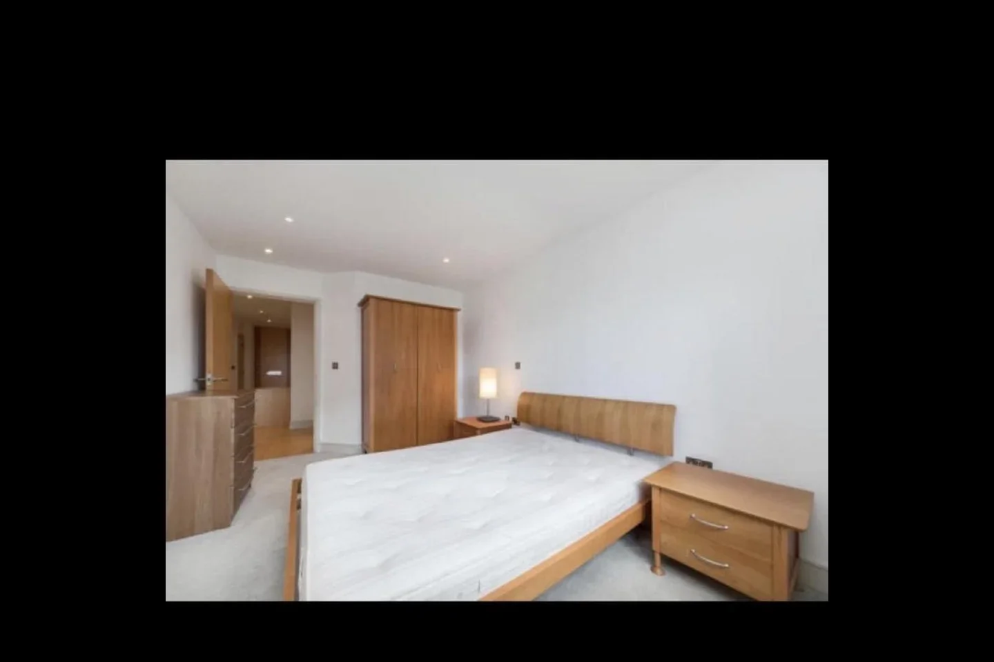 Flat Cayenne Court in Greater London