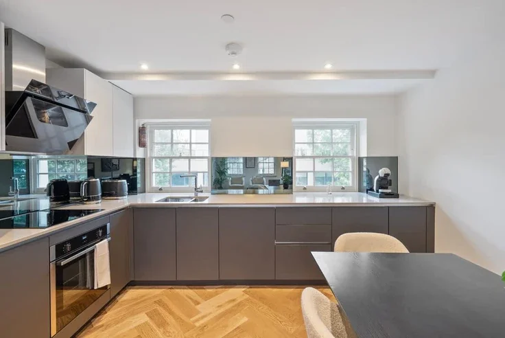 Flat Charlotte Street in Greater London