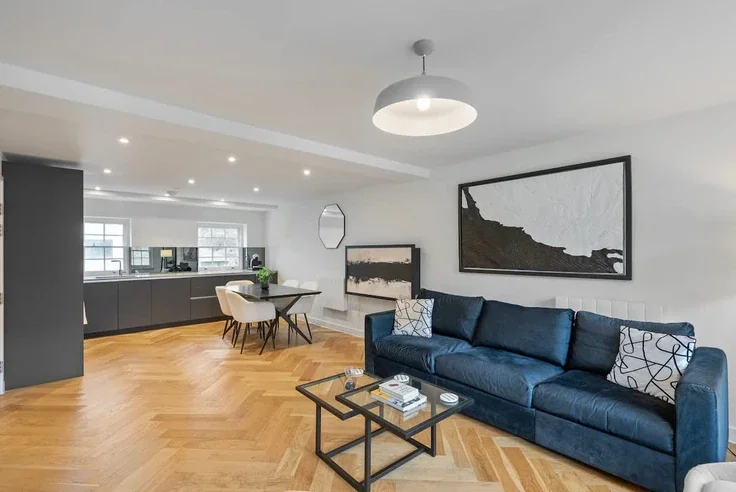 Flat Charlotte Street in Greater London