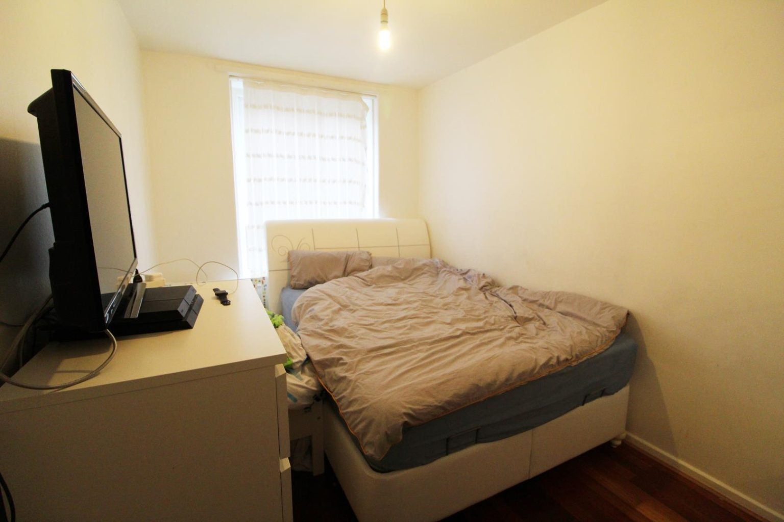 Flat Rossendale Street in Greater London