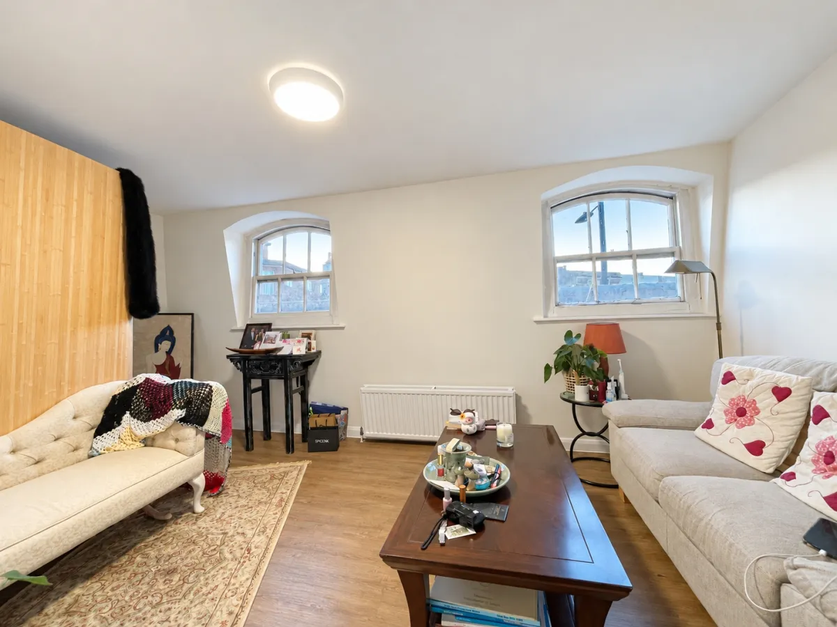 Flat Amhurst Road in Greater London