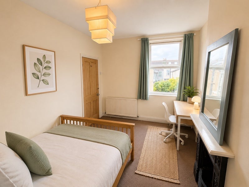 Room Highbury Road in Bristol