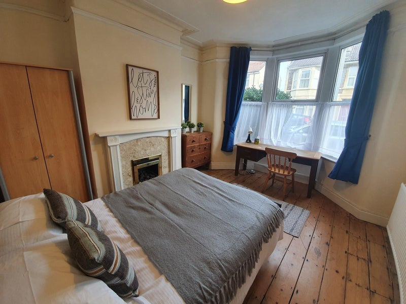 Room Highbury Road in Bristol
