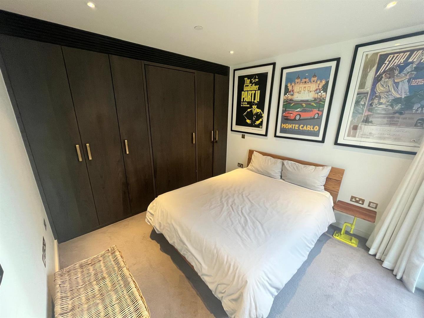 Flat Finchley Road in Greater London