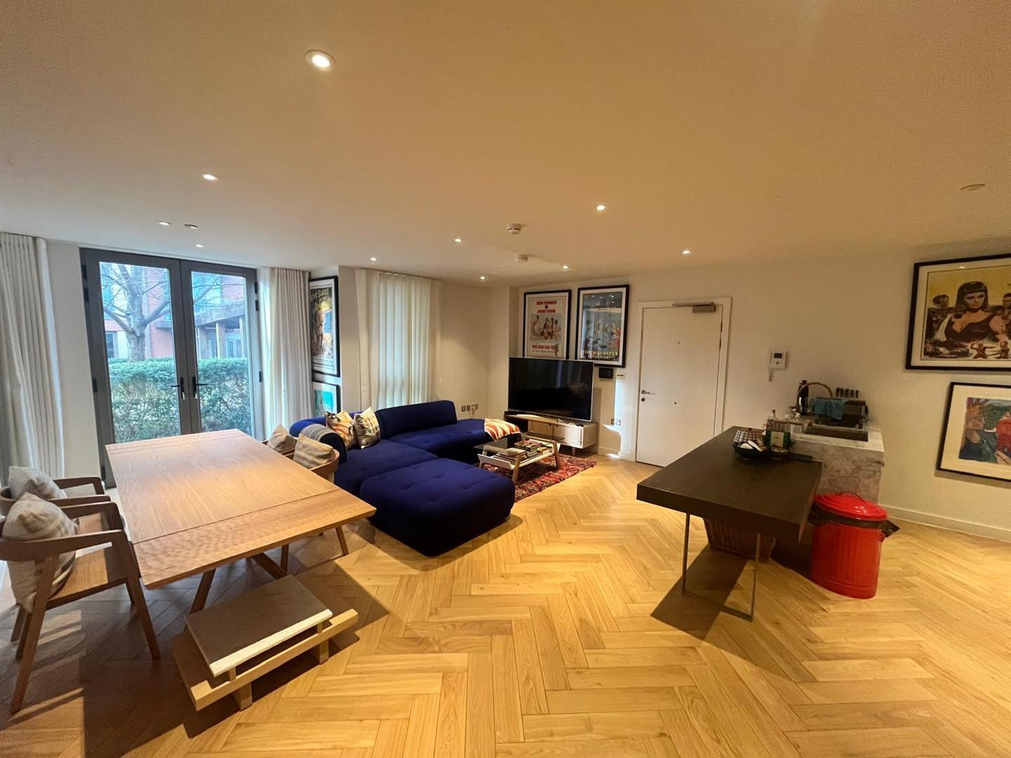 Flat Finchley Road in Greater London