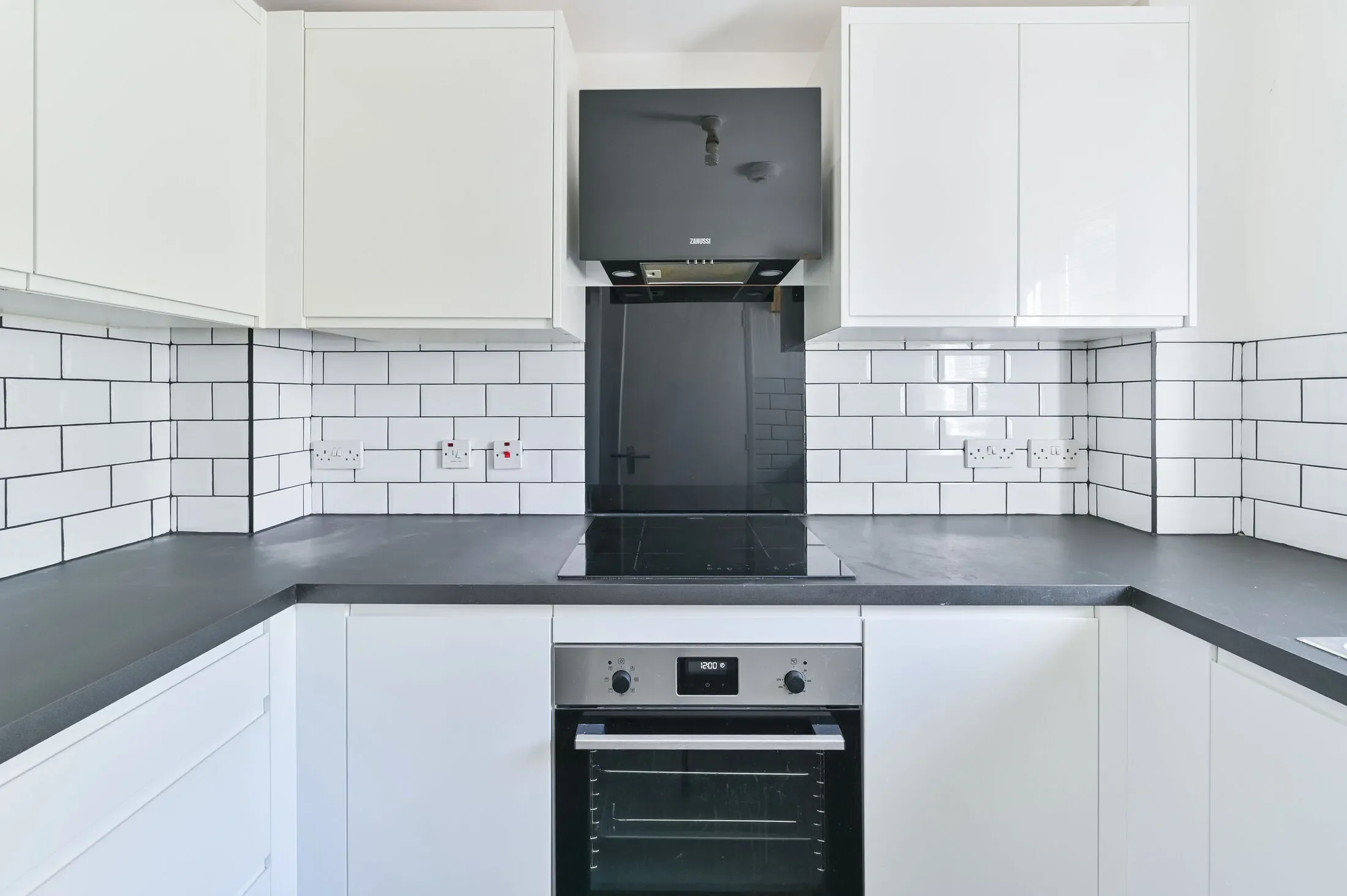 Flat Brighton Terrace in Greater London
