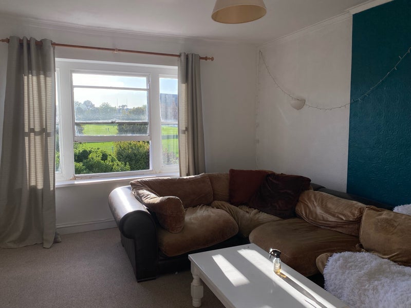 Room Pembroke Road in Bristol