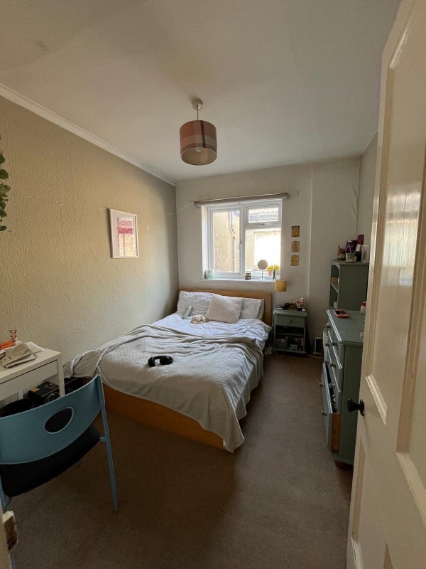 Room Pembroke Road in Bristol