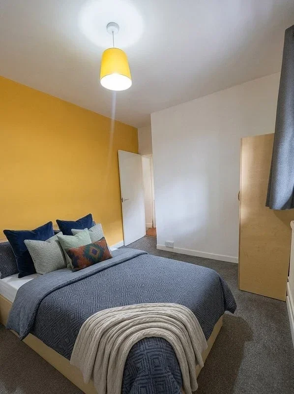 Room Poynders Gardens in Greater London