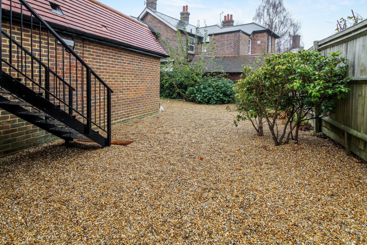 Flat Whitemans Green in Mid Sussex