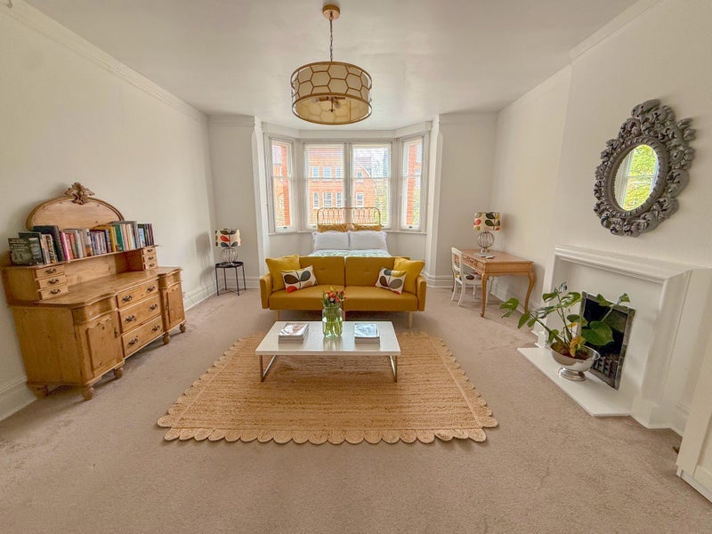 Room Netherhall Gardens in Greater London