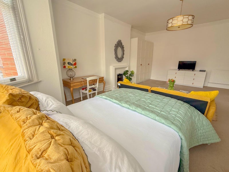 Room Netherhall Gardens in Greater London