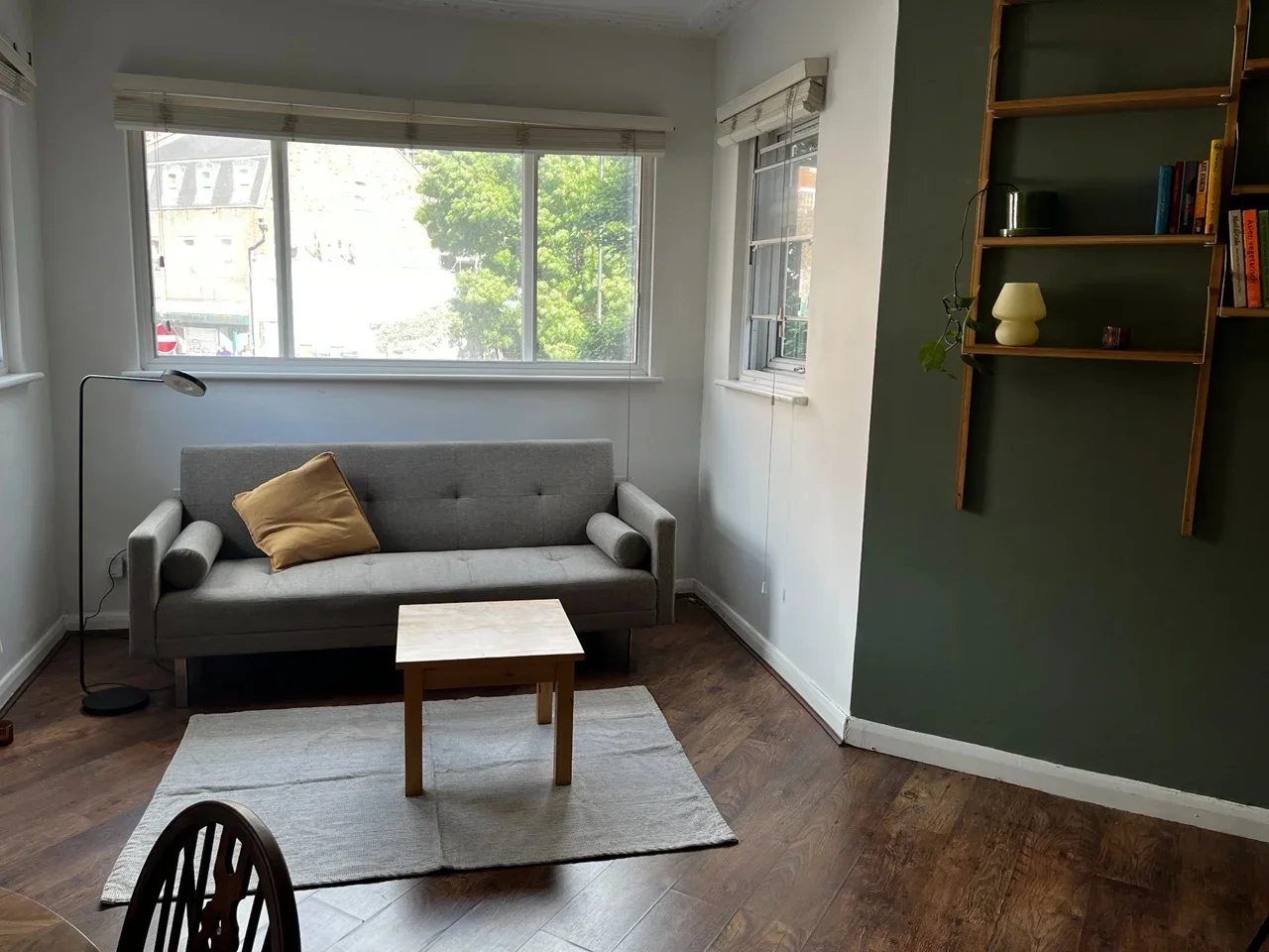 Flat Ambleside Avenue in Greater London