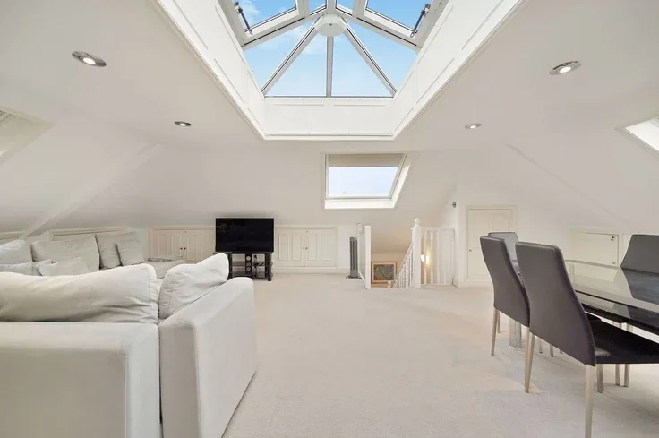 Flat Parkhill Road in Greater London