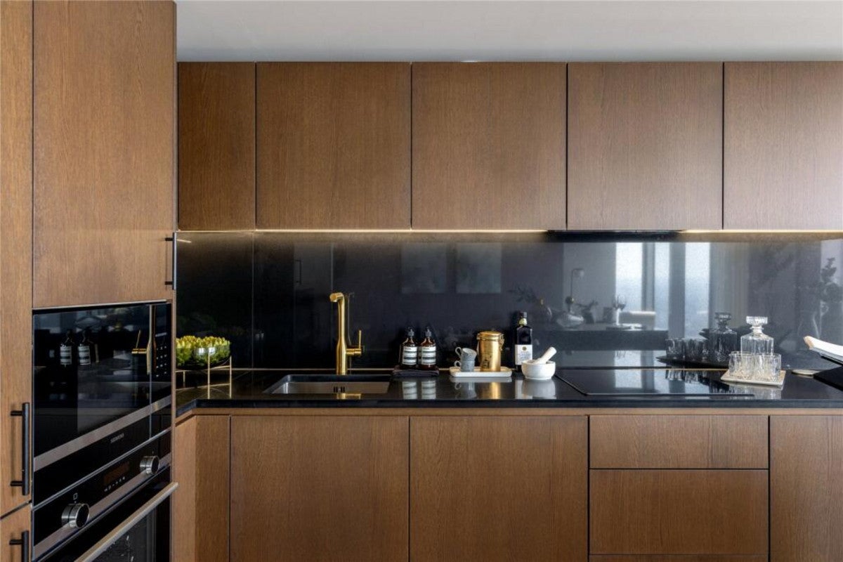 Flat Westferry Road in Greater London