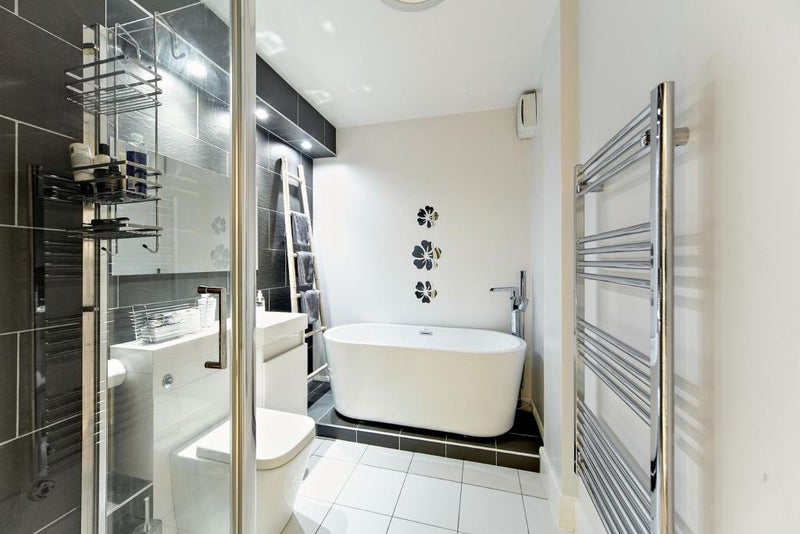 Room Surrey Street in Greater London