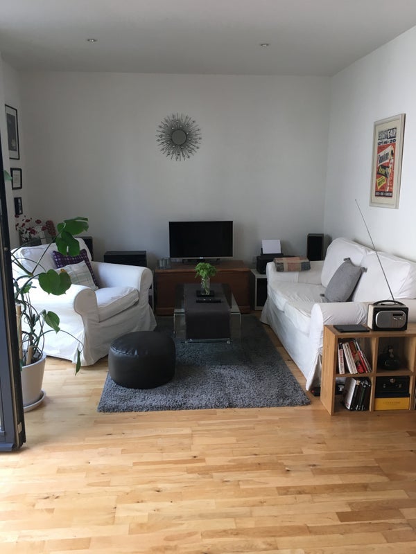 Room Surrey Street in Greater London