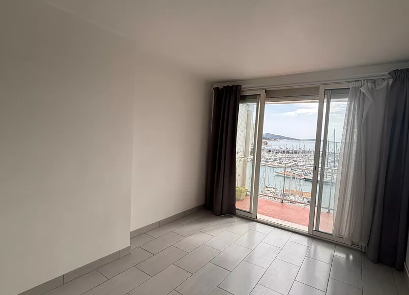 Flat Rue Pierre Letuaire in Toulon