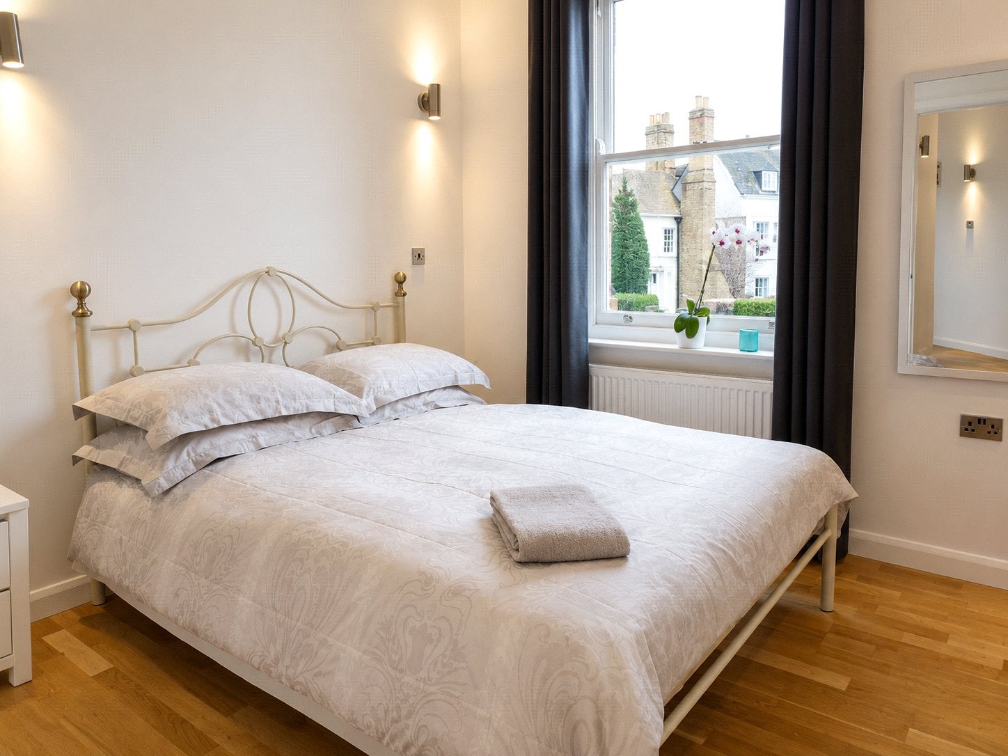 Flat Woodcote Road in Epsom and Ewell