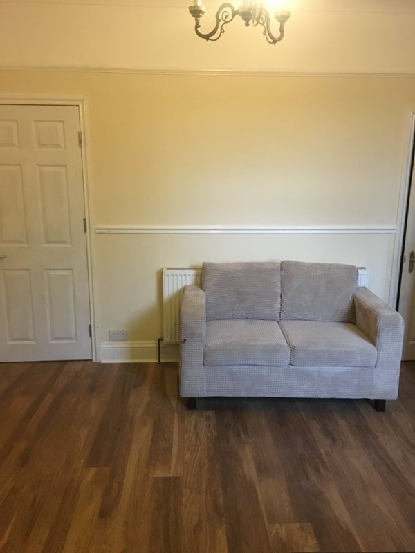 Room Beaconsfield Road in Coventry