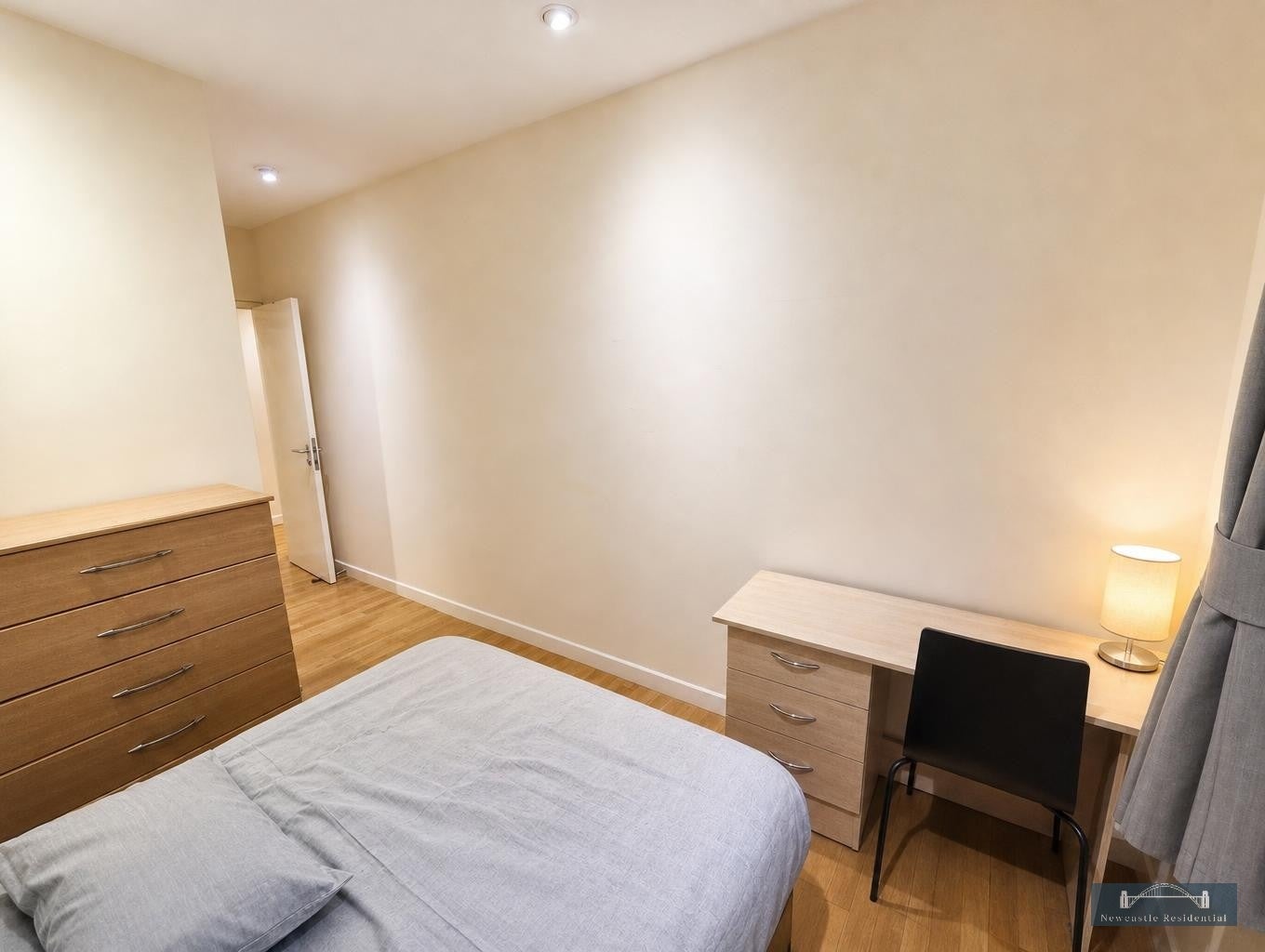 Flat Grosvenor Road in Newcastle upon Tyne