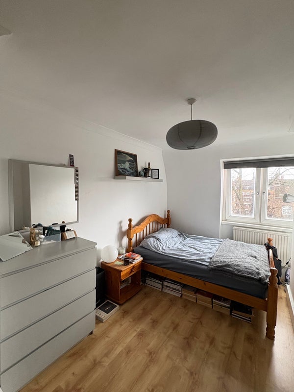 Room Union Road in Greater London