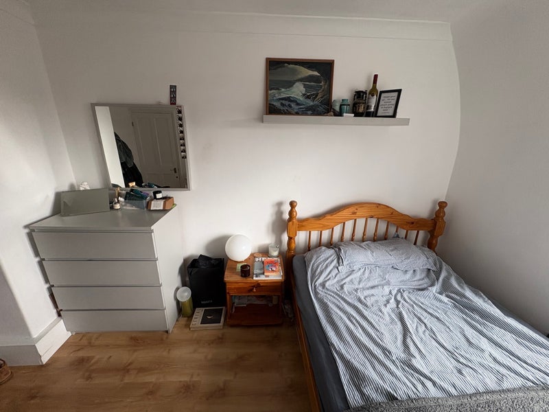 Room Union Road in Greater London
