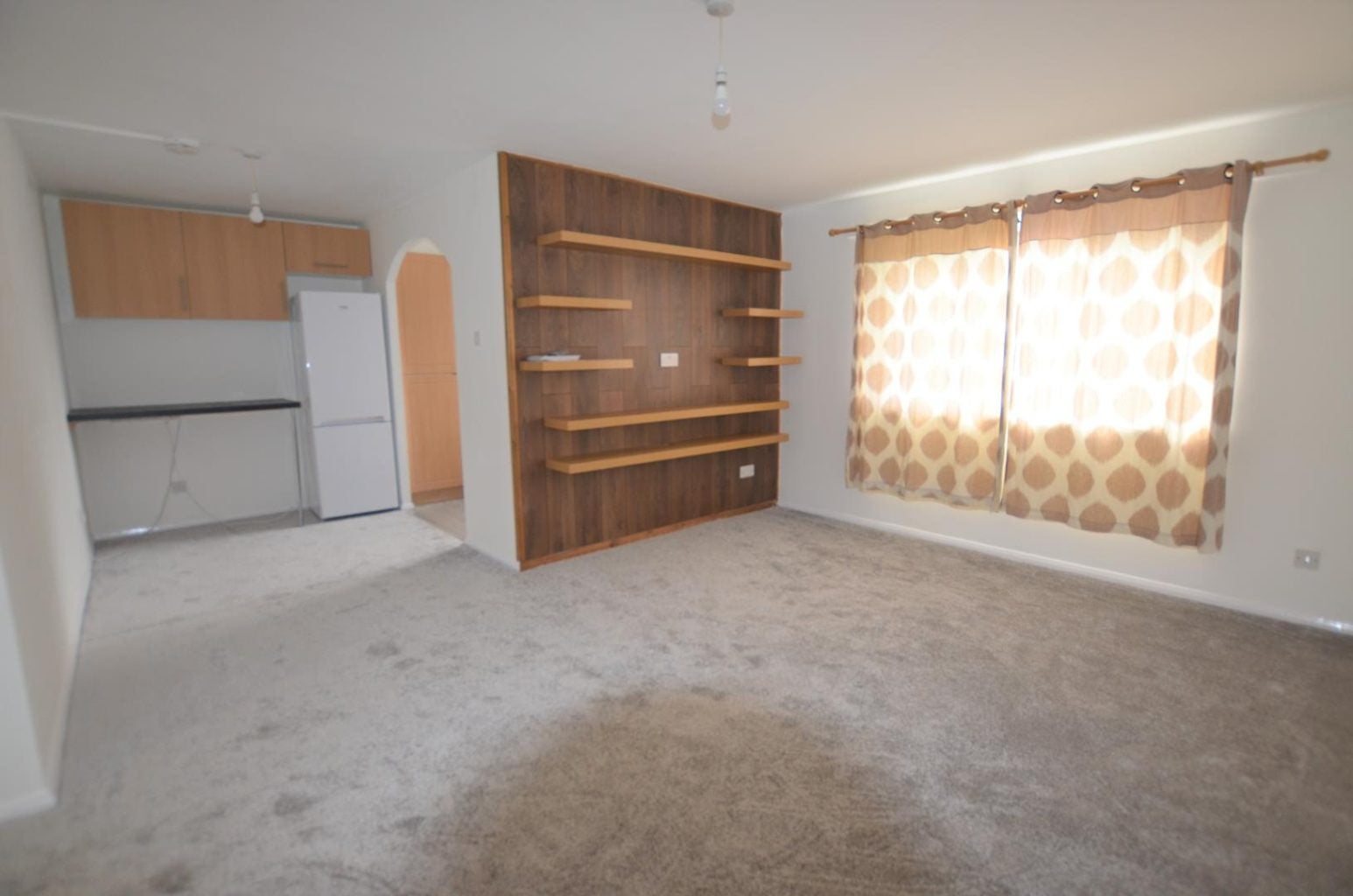 Flat Wren Close in Greater London