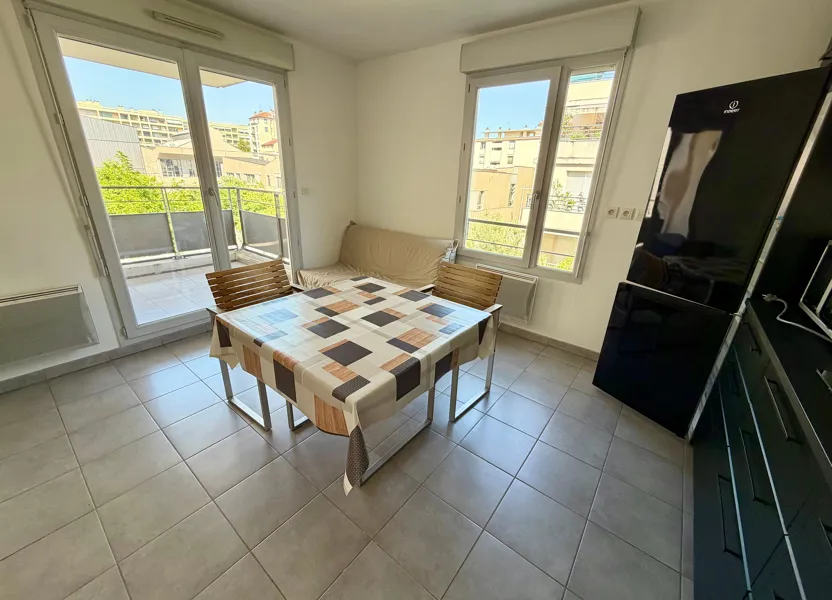 Flat Rue des Hérideaux in Lyon