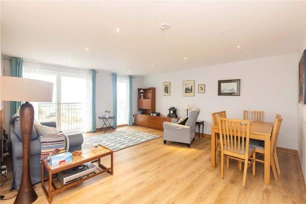 Flat Merlin Avenue in City of Edinburgh