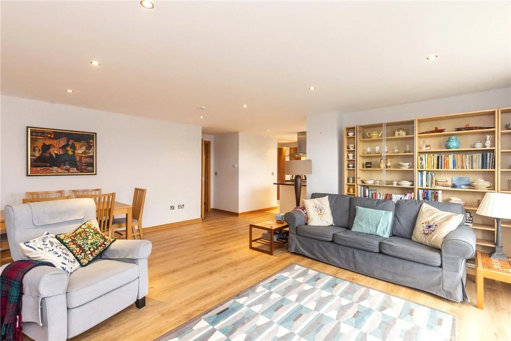 Flat Merlin Avenue in City of Edinburgh