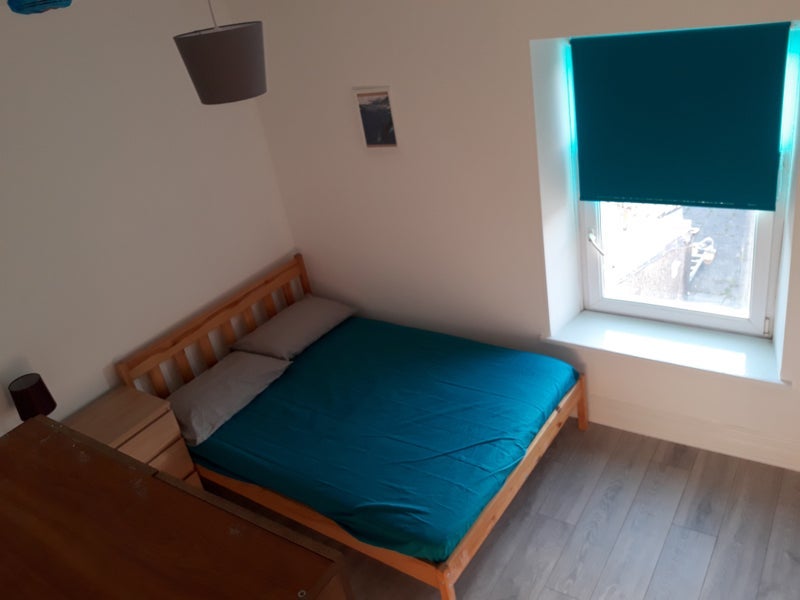 Room Queen Street in Pontypridd