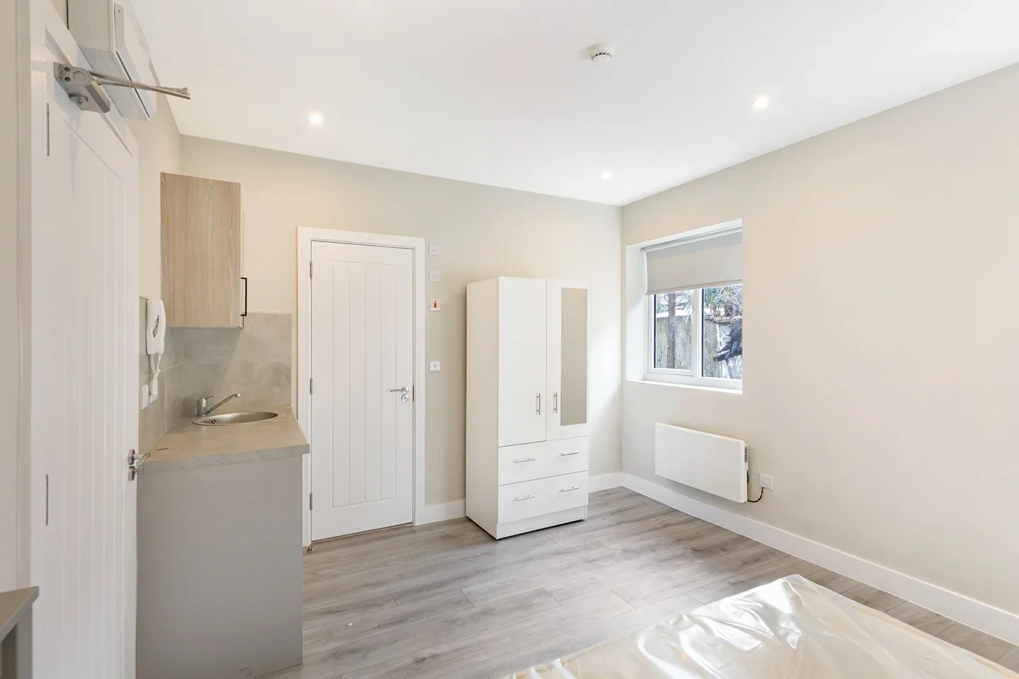 Flat Wandle Bank in Greater London