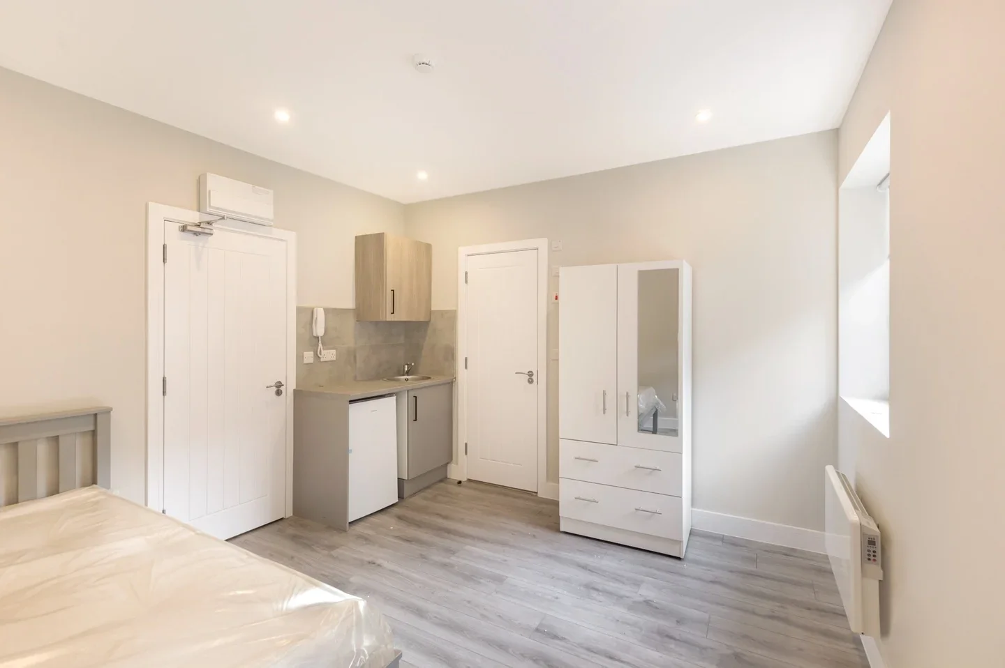 Flat Wandle Bank in Greater London