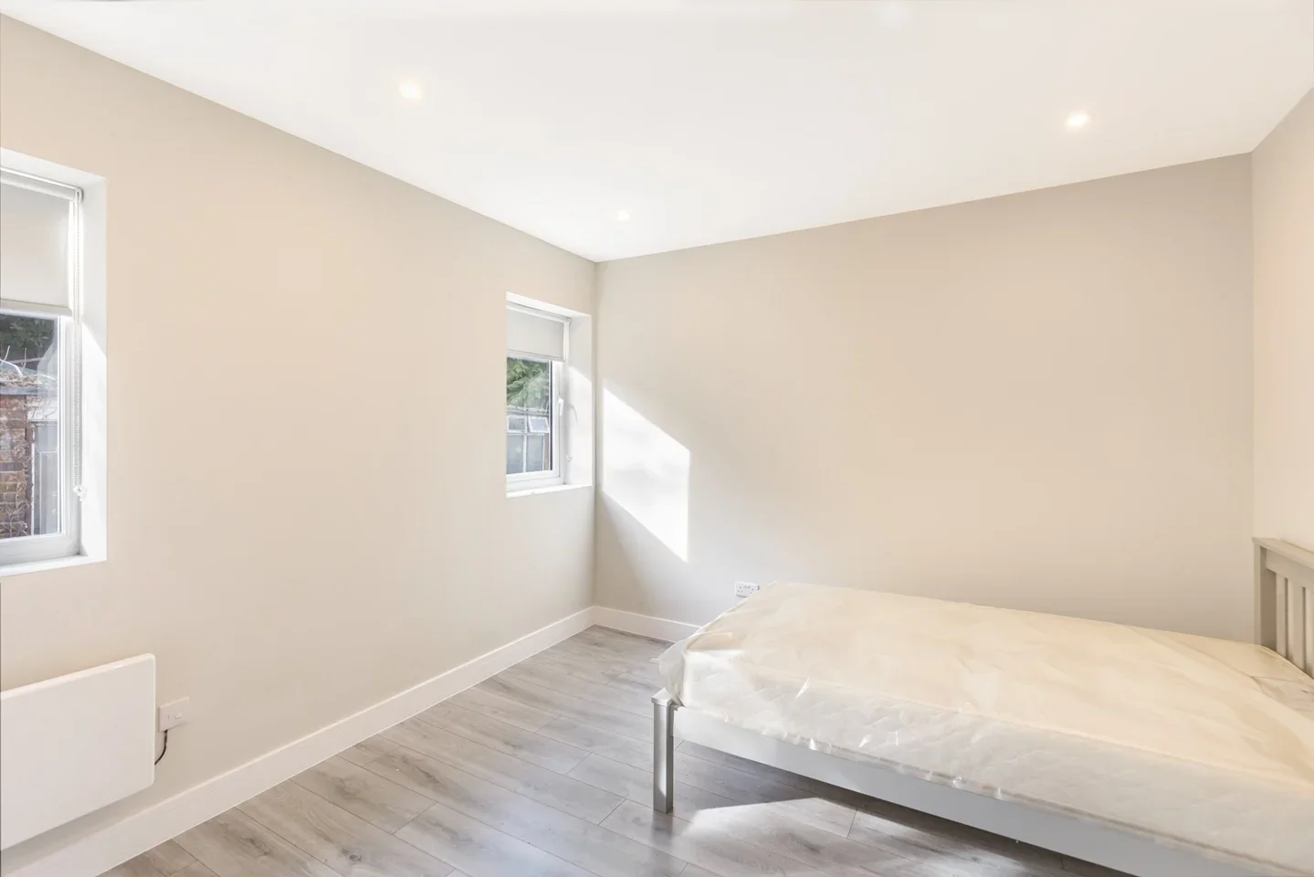 Flat Wandle Bank in Greater London