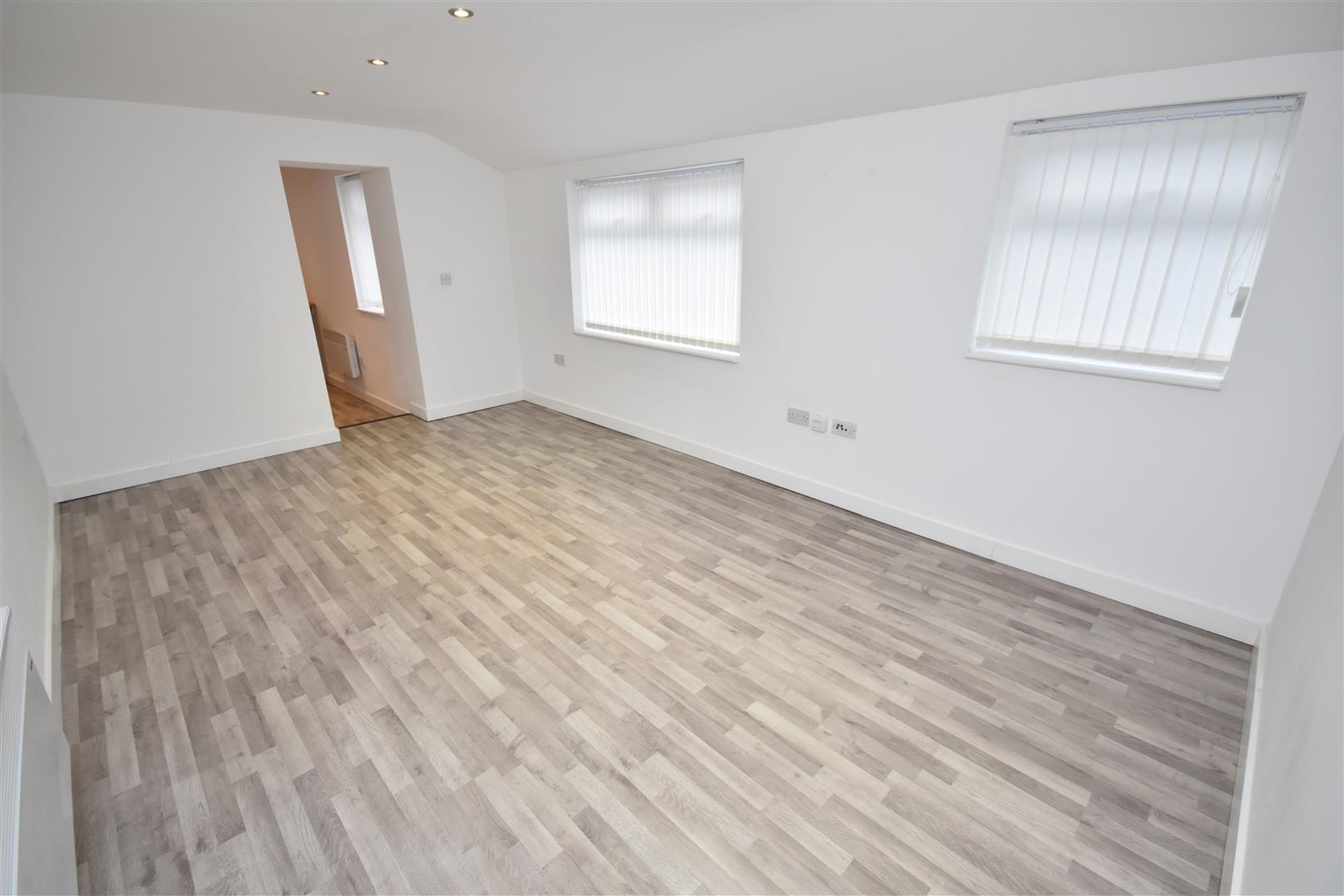 Flat Harper Road in Liverpool