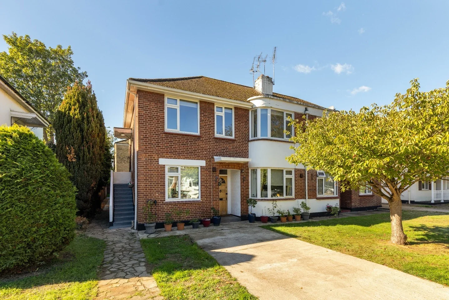 Flat Culverden Terrace in Elmbridge