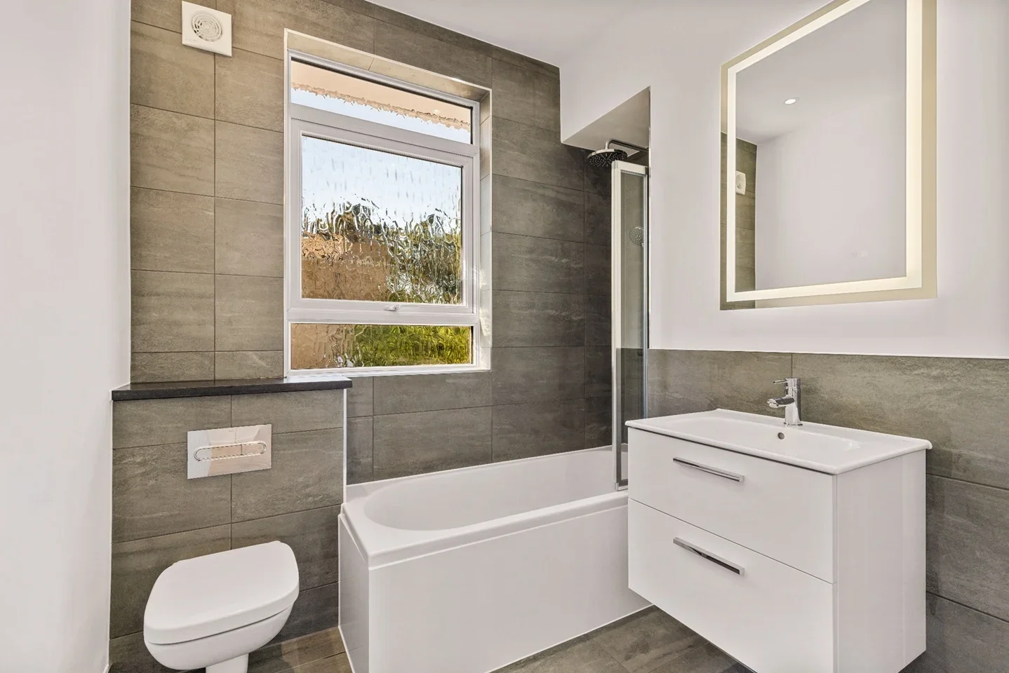 Flat Culverden Terrace in Elmbridge